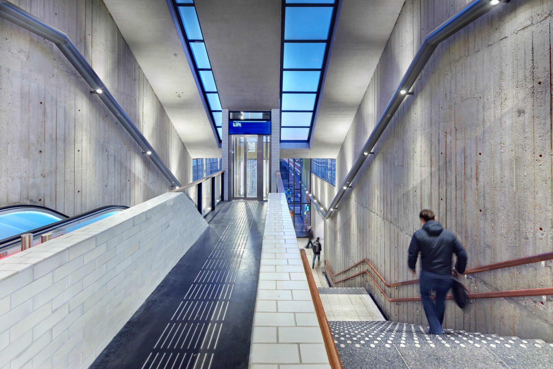 Madeweg地铁站台 ©Amsterdam