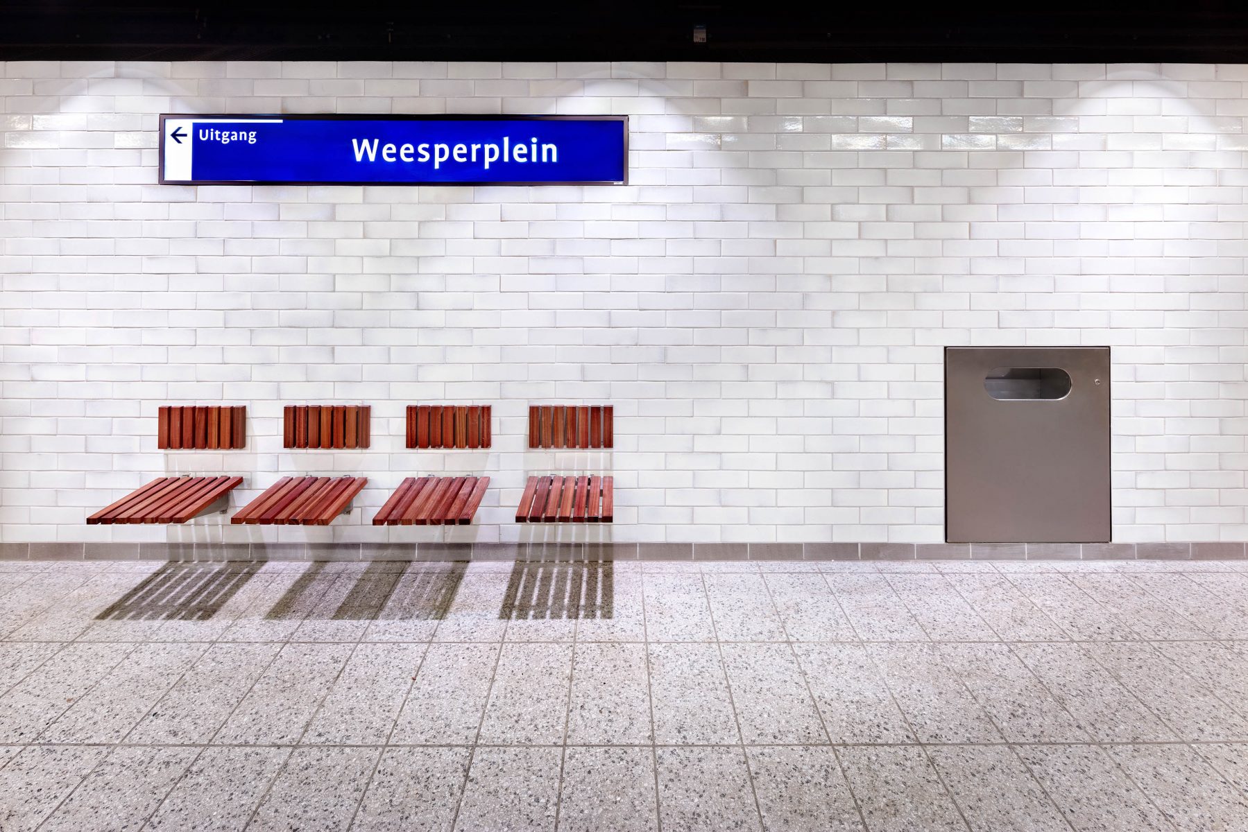 Weesperplein地铁站 座椅细部