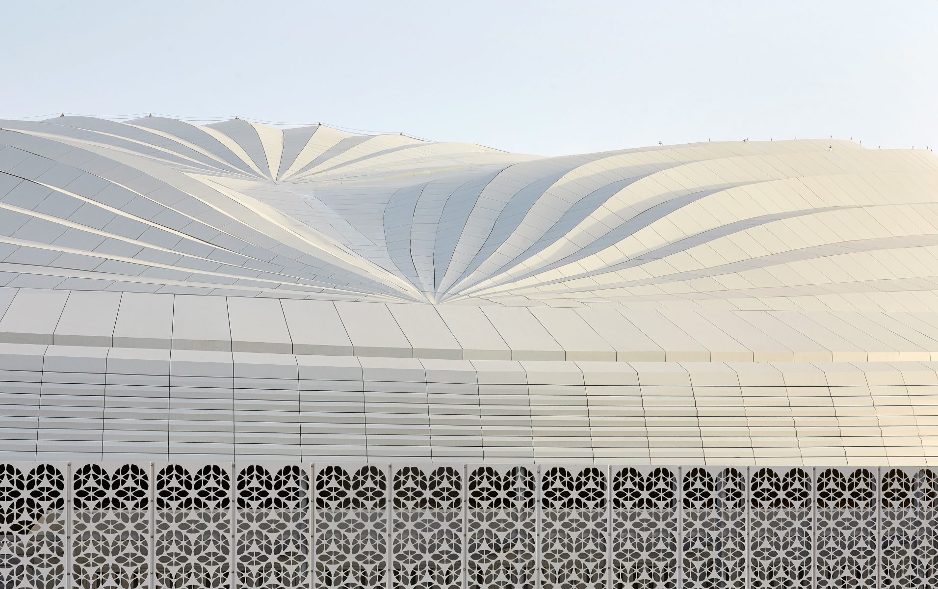 艾尔瓦克拉体育场外立面 ©Zaha Haidid Architects